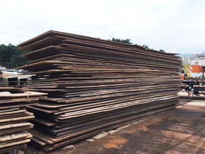 雨天工地施工专用铺路钢板租赁，东莞塘厦工地项目